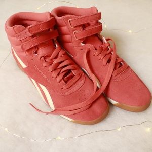 Reebok Women’s Freestyle Hi Shoe in Coral